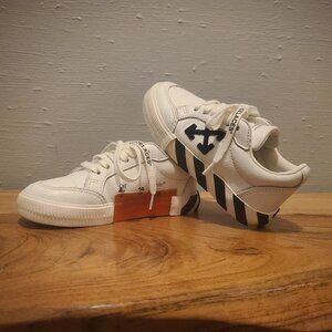 OFF-WHITE Vulcanized Sneaker c/o Virgil Abloh  - Size EU 28/US 11 Toddler